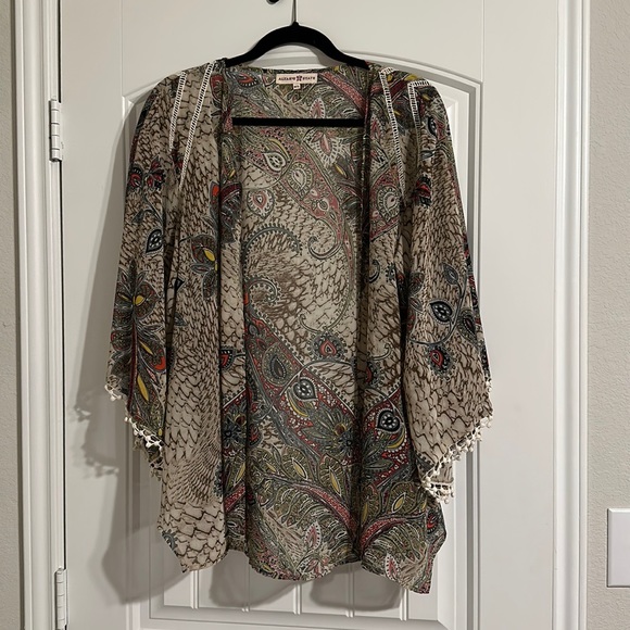 Altar’d State Patterned Kimono - Picture 1 of 6